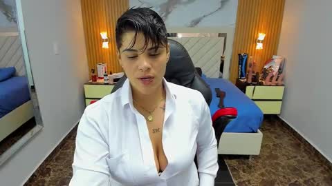 Snapshot of karolandluna chatting on 17, 10, 2025 Karol and Luna online show from 17, 10, 2025