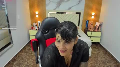 Snapshot of karolandluna chatting on 18, 10, 2025 Karol and Luna online show from 18, 10, 2025