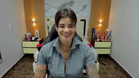 Snapshot of karolandluna chatting on 1, 11, 2025 Karol and Luna online show from 1, 11, 2025