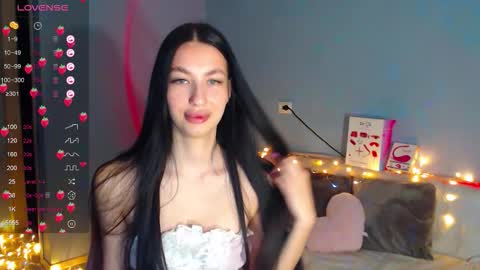Snapshot of karolina_hottie_ chatting on 13, 11, 2025 Kira online show from 13, 11, 2025