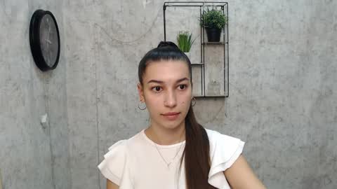 Karolina online show from 3, 1, 2025