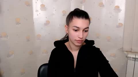 Karolina online show from 4, 2, 2025