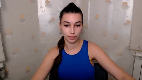Karolina online show from 8, 2, 2025