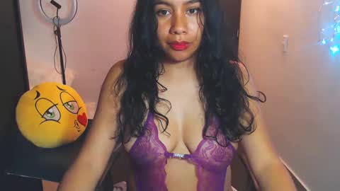 karolinecute online show from 9, 3, 2025