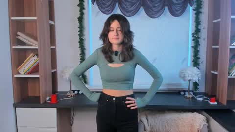 Snapshot of karolineshankin chatting on 3, 3, 2026 Mia online show from 3, 3, 2026