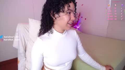 Snapshot of karolkat_1 chatting on 8, 11, 2025 Karolina 3 online show from 8, 11, 2025