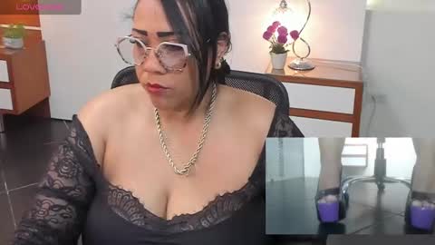 karolwestt online show from 10, 9, 2025