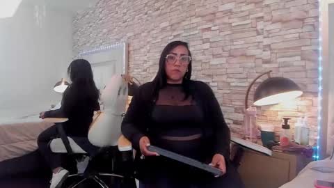 karolwestt online show from 2, 10, 2025