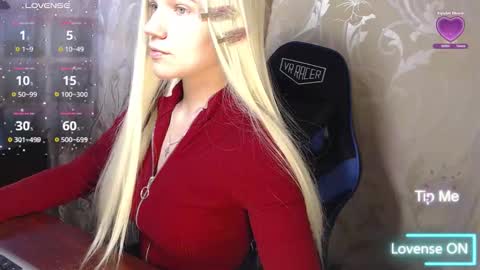 Caroline Fox online show from 5, 3, 2026