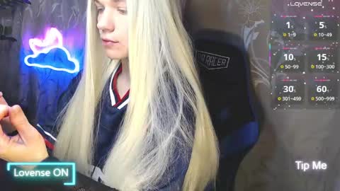 Caroline Fox online show from 24, 3, 2026