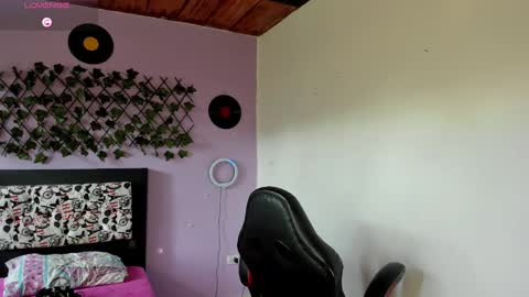 kassandra james online show from 15, 1, 2025