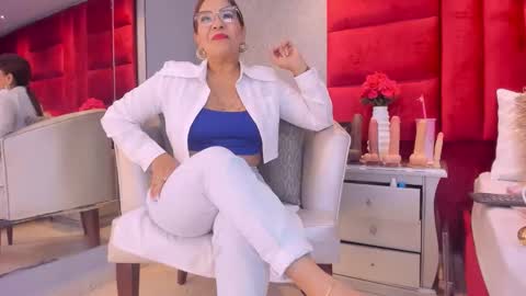 Snapshot of kassandrahall chatting on 8, 10, 2025 Kasandra Hall online show from 8, 10, 2025