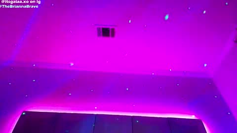 Snapshot of kat2025 chatting on 16, 3, 2026 BriannaBrave online show from 16, 3, 2026