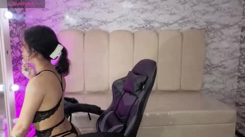 kataleya_t online show from 7, 11, 2025