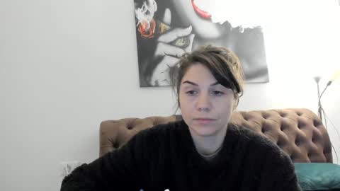 Snapshot of katarina_blades chatting on 6, 1, 2025 online show from 6, 1, 2025