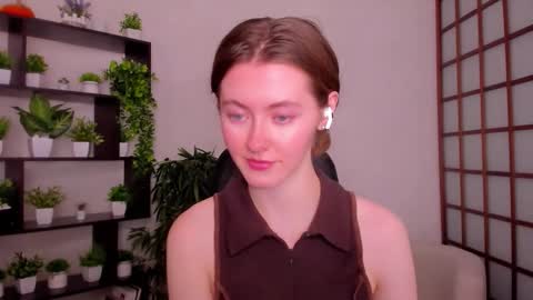 Snapshot of kate_cuddle chatting on 16, 10, 2025 Kate online show from 16, 10, 2025