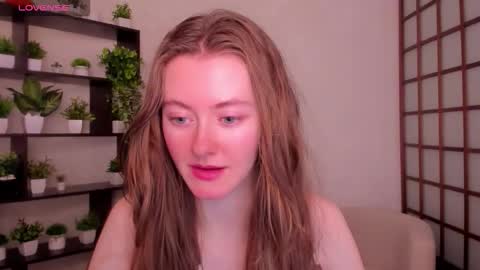 Snapshot of kate_cuddle chatting on 23, 10, 2025 Kate online show from 23, 10, 2025