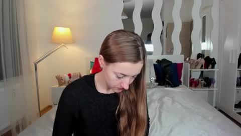 kate_redgar online show from 17, 2, 2025