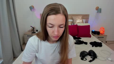 kate_redgar online show from 17, 9, 2025