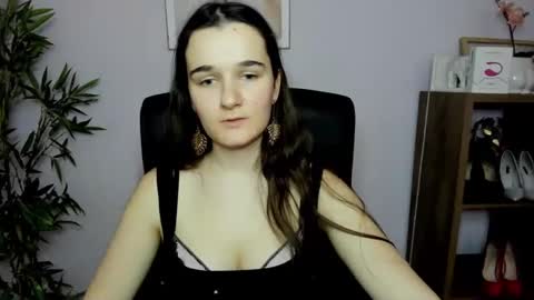 Kate  online show from 2, 2, 2025