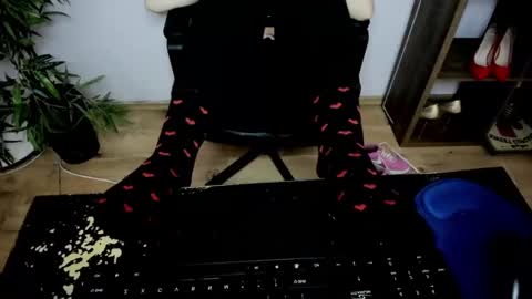 Kate  online show from 2, 2, 2025