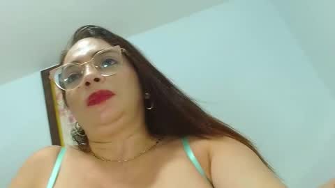 Snapshot of katerineleon chatting on 9, 2, 2025 katerineleon online show from 9, 2, 2025