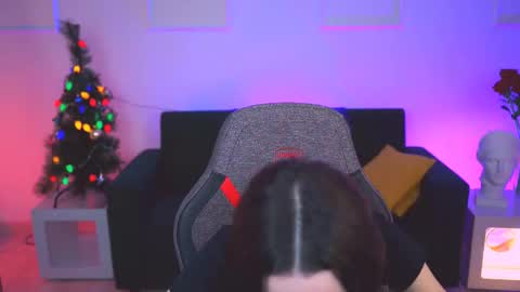 katewillows online show from 20, 12, 2025