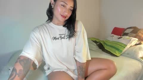 Snapshot of katharina_lopez chatting on 9, 10, 2025 Katha online show from 9, 10, 2025