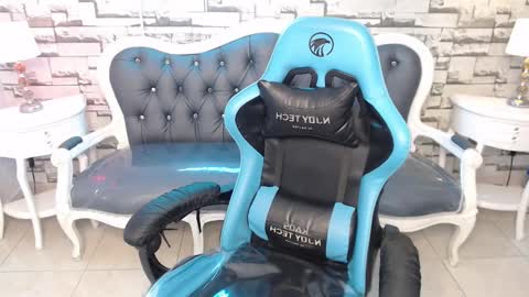 Snapshot of kathe_ryder_v chatting on 18, 12, 2024 katherin online show from 18, 12, 2024