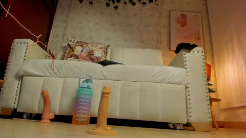 Snapshot of katheriine_saenz22 chatting on 1, 1, 2025 Kathee Saenz online show from 1, 1, 2025