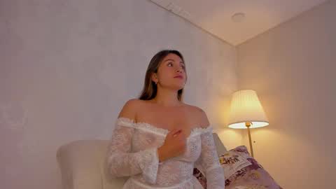 Snapshot of katheriine_saenz22 chatting on 8, 11, 2025 Kathee Saenz online show from 8, 11, 2025