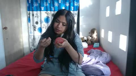 Snapshot of kathiie_ chatting on 13, 1, 2025 K A T H I E online show from 13, 1, 2025