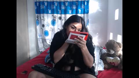 Snapshot of kathiie_ chatting on 15, 1, 2025 K A T H I E online show from 15, 1, 2025