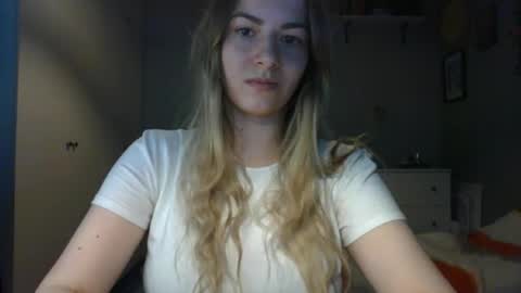 Snapshot of kathysky40 chatting on 17, 11, 2025 KATHY online show from 17, 11, 2025