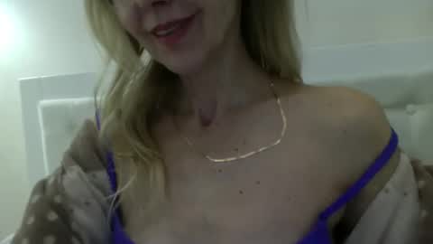 Snapshot of katia888 chatting on 11, 3, 2025 katia888 online show from 11, 3, 2025