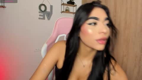 Snapshot of katie_boss2 chatting on 11, 11, 2025 Katie online show from 11, 11, 2025