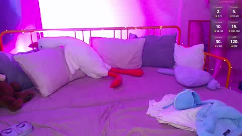 Snapshot of katie_deville chatting on 4, 3, 2025 Katie Deville online show from 4, 3, 2025