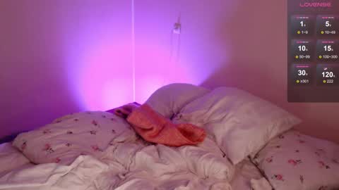 Snapshot of katie_deville chatting on 29, 9, 2025 Katie Deville online show from 29, 9, 2025