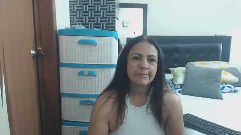 Snapshot of katiehotx chatting on 24, 12, 2024 katie online show from 24, 12, 2024