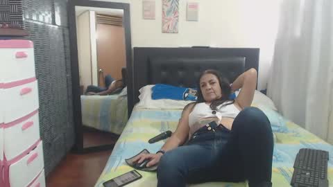 Snapshot of katiehotx chatting on 8, 2, 2025 katie online show from 8, 2, 2025