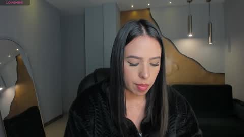 Kate Stonne online show from 19, 3, 2026