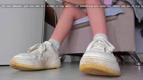 Snapshot of katiewoww chatting on 15, 9, 2025 Miss Katie online show from 15, 9, 2025