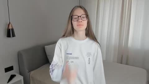 Snapshot of katinatonge chatting on 17, 10, 2025 Scarlett online show from 17, 10, 2025