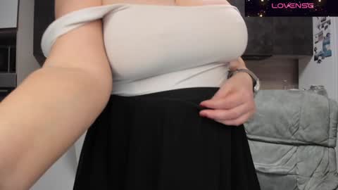 Snapshot of katniss_k chatting on 3, 1, 2025 katniss_k online show from 3, 1, 2025