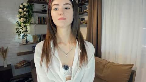 Kate Aurora online show from 21, 3, 2026