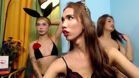 Snapshot of katrine_massivecock_lashes chatting on 28, 10, 2025 katrinetrixie online show from 28, 10, 2025