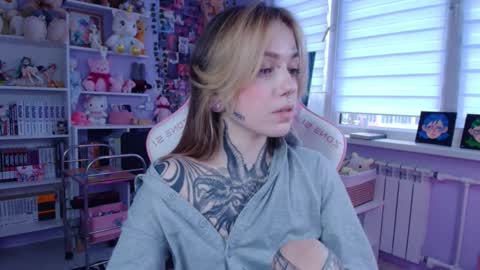 Snapshot of katrinwaifu chatting on 5, 10, 2025 Katrin online show from 5, 10, 2025