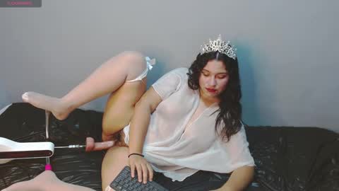 Katty Loveless online show from 11, 9, 2025