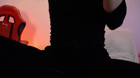 Snapshot of katy_van chatting on 13, 11, 2025 Katy Van online show from 13, 11, 2025