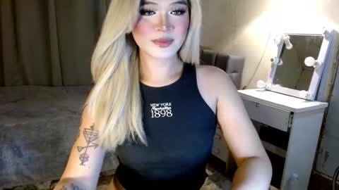 Snapshot of katykiat chatting on 18, 10, 2025 katykiat online show from 18, 10, 2025